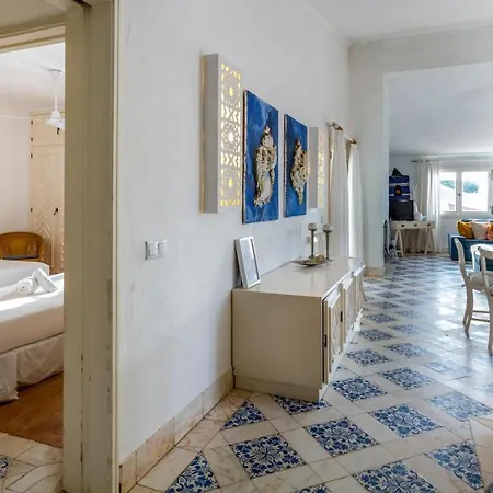 Sal E Tal By Lovelystay